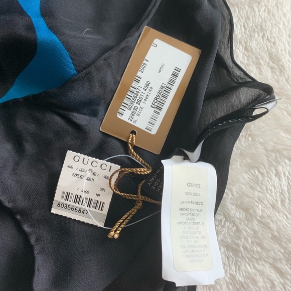 NWT Authentic Gucci Polka Dots Silk Square Scarf - Picture 5 of 7